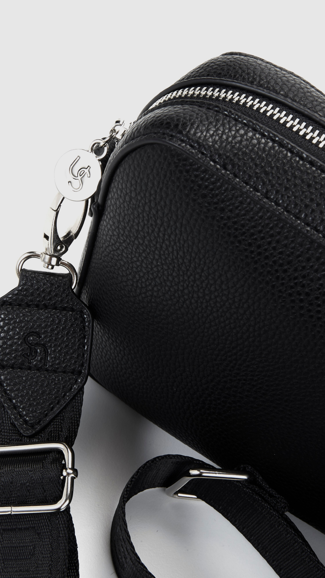 Bond Crossbody Bag (Black/Silver)